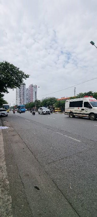 Bán nhà mặt phố Đường Giải Phóng, Phường Giáp Bát, Quận Hoàng Mai