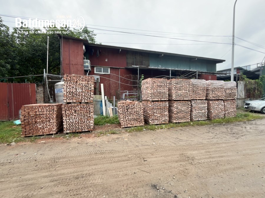 chính chủ bán 347m đấu giá việt hưng, long biên , hà nội , sổ đỏ , giá 160 triệu/ m