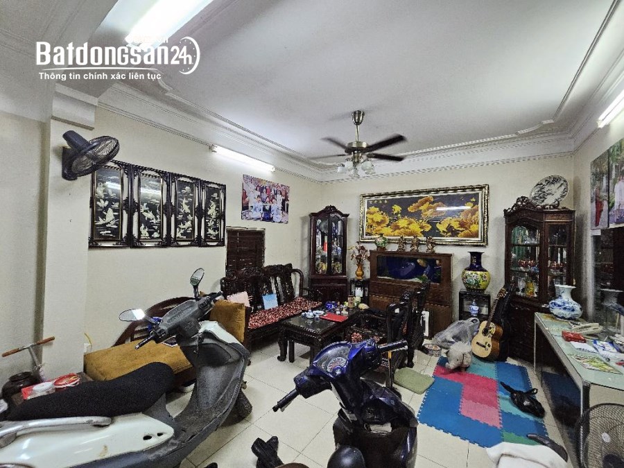 Bán nhà phố Ngọc Khánh 10 tỷ 44m2, 3T, MT7m lô góc 2 mặt ngõ kinh doanh ô tô qua