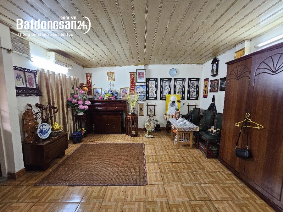 Bán nhà phố Ngọc Khánh 10 tỷ 44m2, 3T, MT7m lô góc 2 mặt ngõ kinh doanh ô tô qua