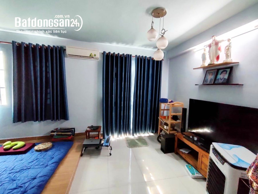Gần Chợ Bà Quẹo, Âu Cơ DT 79m2 3PN chỉ nhỉnh 4 tỷ 