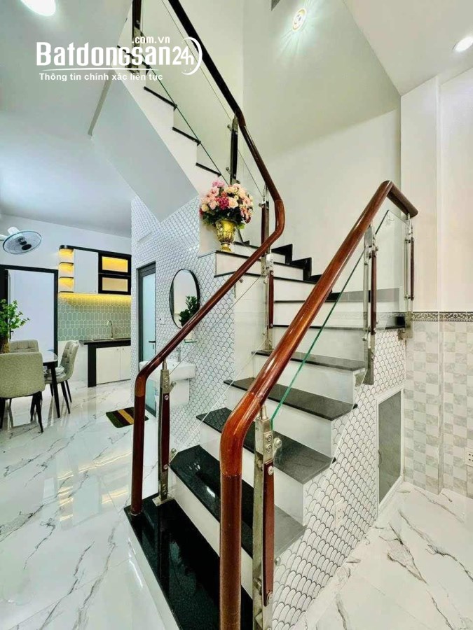 Bán Nhà Gò Vấp Phường 8, Đường Số 18, Nhà Có 3PN,DT=50m2, HXH Sát Nhà