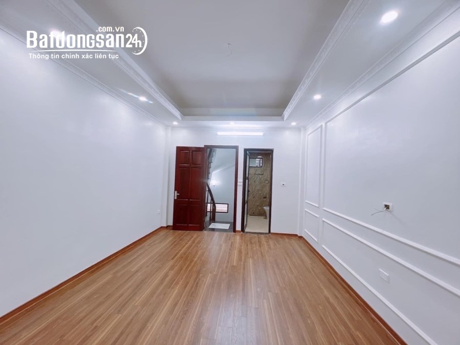 BÁN NHÀ PHỐ HOÀNG NGÂN, 6 TẦNG, DT 30M2 - GIÁ 5.X TỶ.