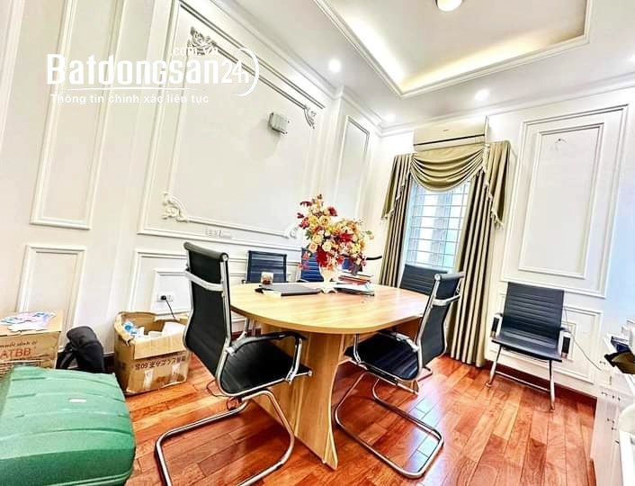 Bán nhà Cầu Giấy phố Nguyễn Chánh 45m x 5T giá 15 tỷ, PL ô tô, nhà đẹp, vỉa hè, KD