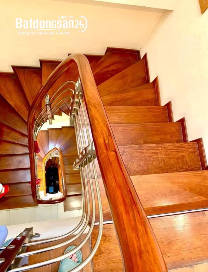 Bán nhà Cầu Giấy phố Nguyễn Chánh 45m x 5T giá 15 tỷ, PL ô tô, nhà đẹp, vỉa hè, KD