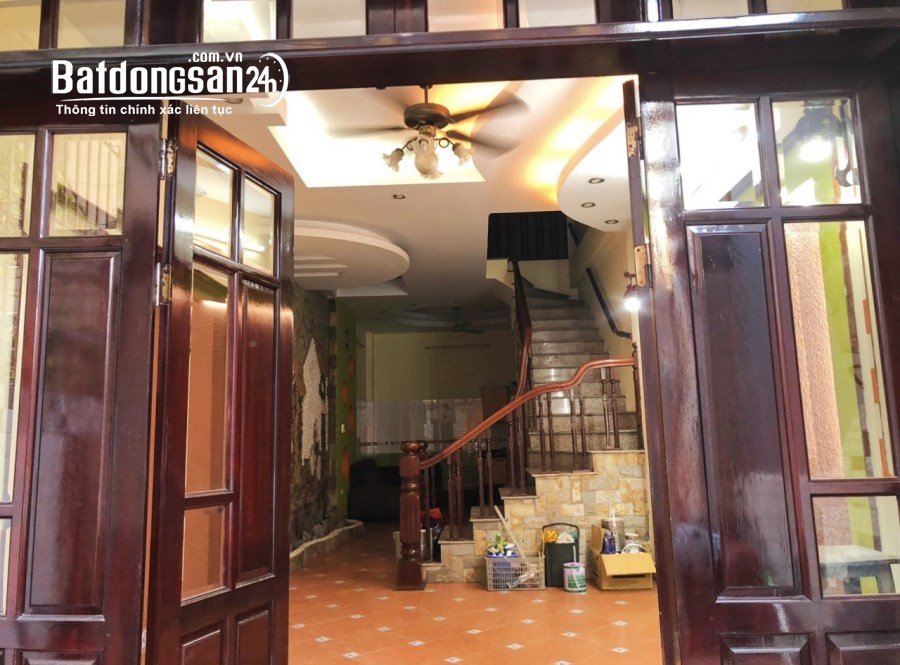 Cho thuê nhà Cầu Giấy phố Đông Quan 55m x 5T giá 18 triệu, ngõ ô tô, 7 phòng