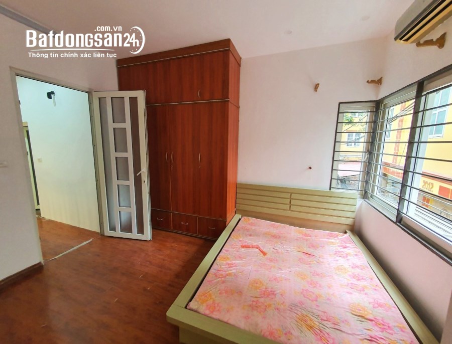 Cho thuê nhà Cầu Giấy phố Đông Quan 55m x 5T giá 18 triệu, ngõ ô tô, 7 phòng