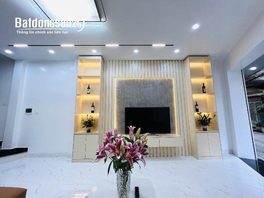 Bán nhà Phố Hào Nam Gara ô tô tránh 35m2, 5T, MT4.1m đẹp long lanh 2 thoáng vĩnh viễn