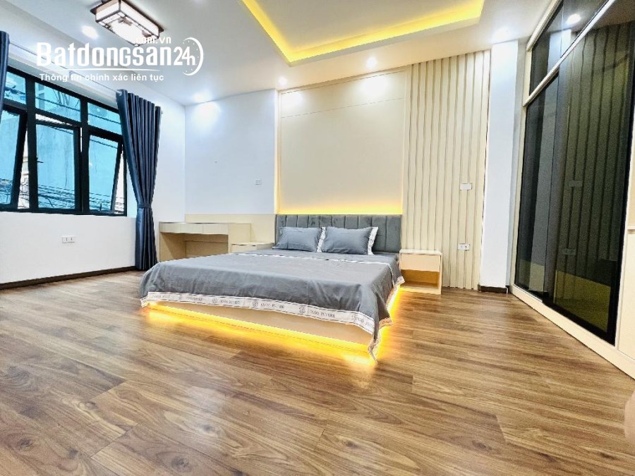 Bán nhà Phố Hào Nam Gara ô tô tránh 35m2, 5T, MT4.1m đẹp long lanh 2 thoáng vĩnh viễn