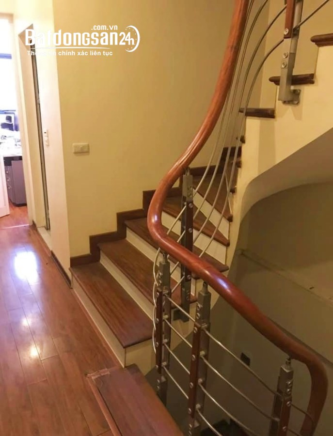 Cho thuê nhà Nam Từ Liêm phố Đồng Me 46m x 5T giá 25tr, ngõ ô tô tránh