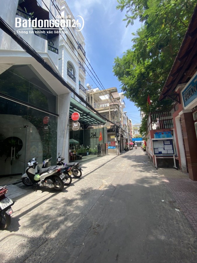 Bán nhà HXH, Nguyễn Thị Minh Khai, P5, Q3. 1 trệt 2 lầu, sân thượng. giá:14.3 tỷ