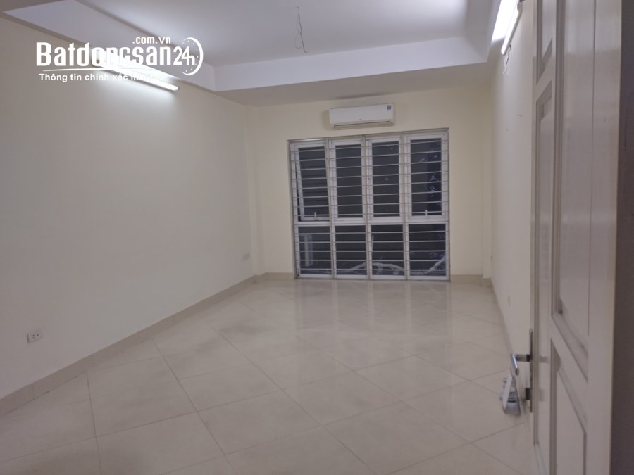Cho thuê 2 tầng làm văn phòng, lớp học, bưu cục. Vũ Ngọc Phan. Tổng DTSD 90m2