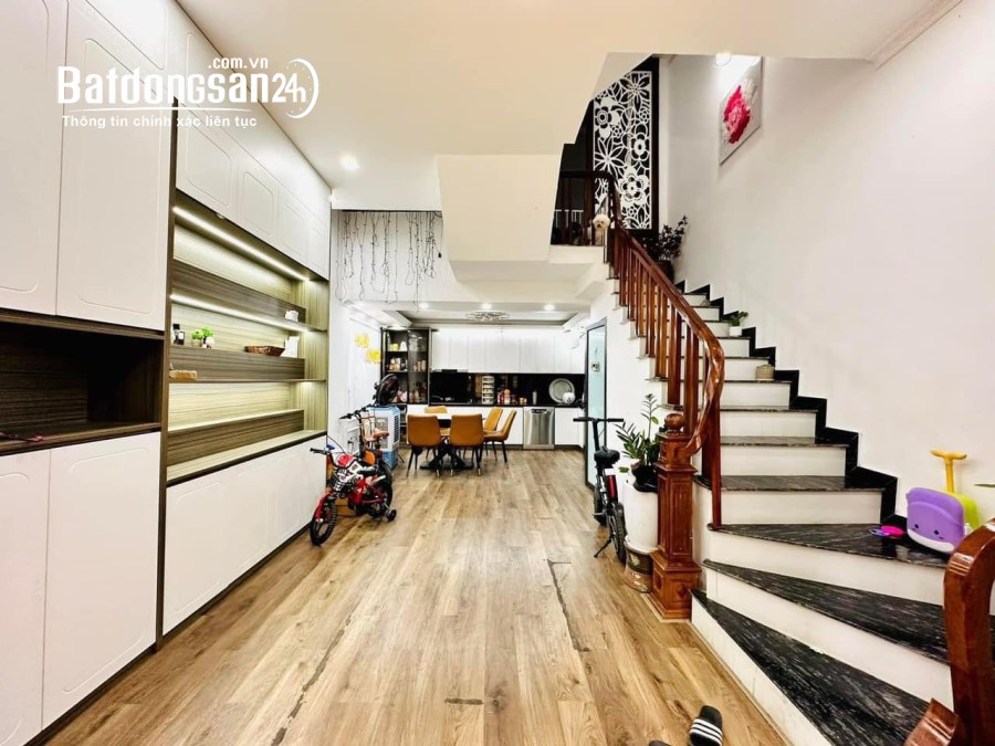 Vị trí đắc địa! Cầu Giấy, nhà thiết kế hiện đại, Ô TÔ tránh 20 m, 46 m, chỉ hơn 8 tỷ.