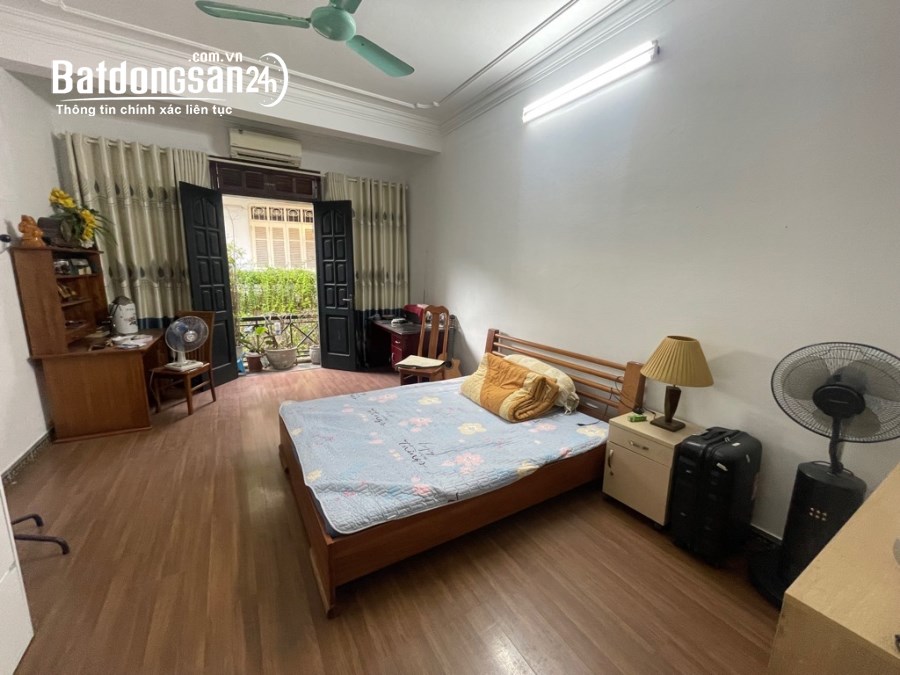 Bán nhà phố Đoàn Thị Điểm 8.9 tỷ 38m2, 4T, MT4.2m ô tô kinh doanh hiếm quận Đống Đa