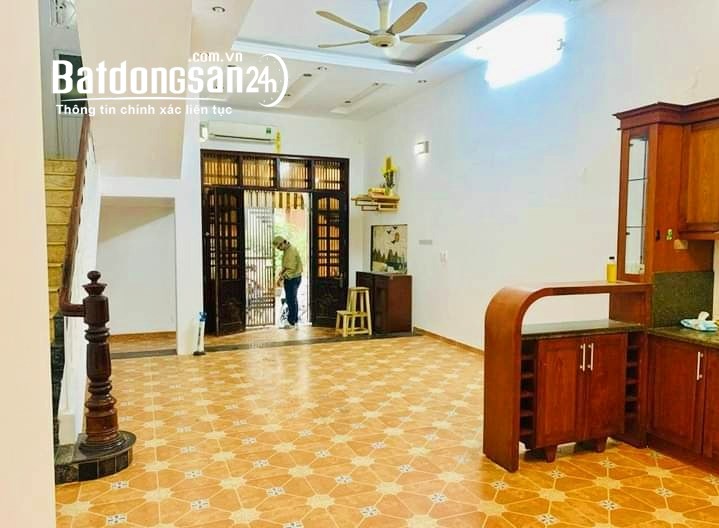Cho thuê nhà Khuất Duy Tiến Thanh Xuân 52m x 4T x 20 triệu, ô tô tránh, kinh doanh