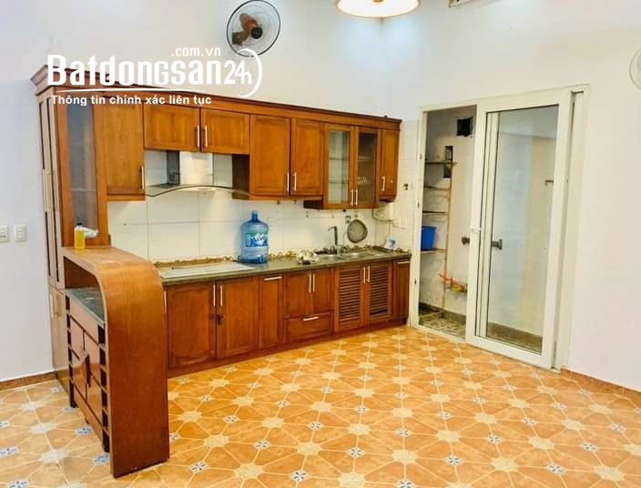 Cho thuê nhà Khuất Duy Tiến Thanh Xuân 52m x 4T x 20 triệu, ô tô tránh, kinh doanh
