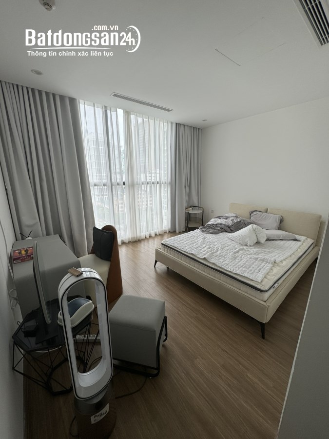 Cho thuê cc Vinhomes Skylake Phạm Hùng. Căn 102m2, Full nội thất, View Hồ điều hòa.