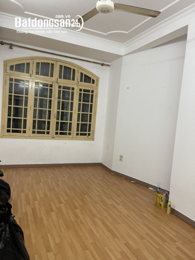 Chính chủ cho thuê nhà phân lô Nguyễn Chí Thanh 60m x4T1T mặt tiền 7m đường oto tiện 