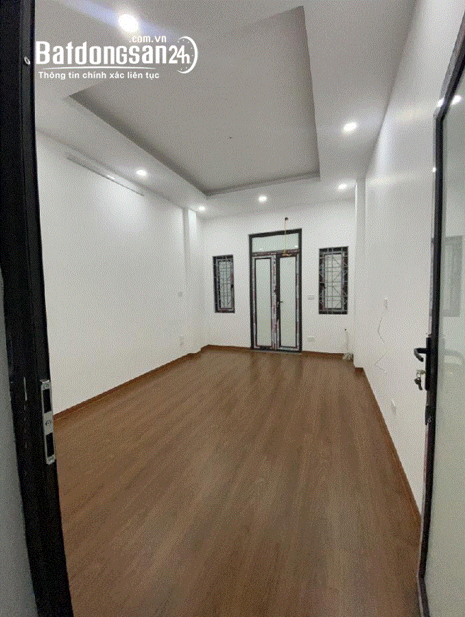 Bán nhà phố Chùa Quỳnh , ngõ nông thoáng , 30m sổ đỏ chính chủ  