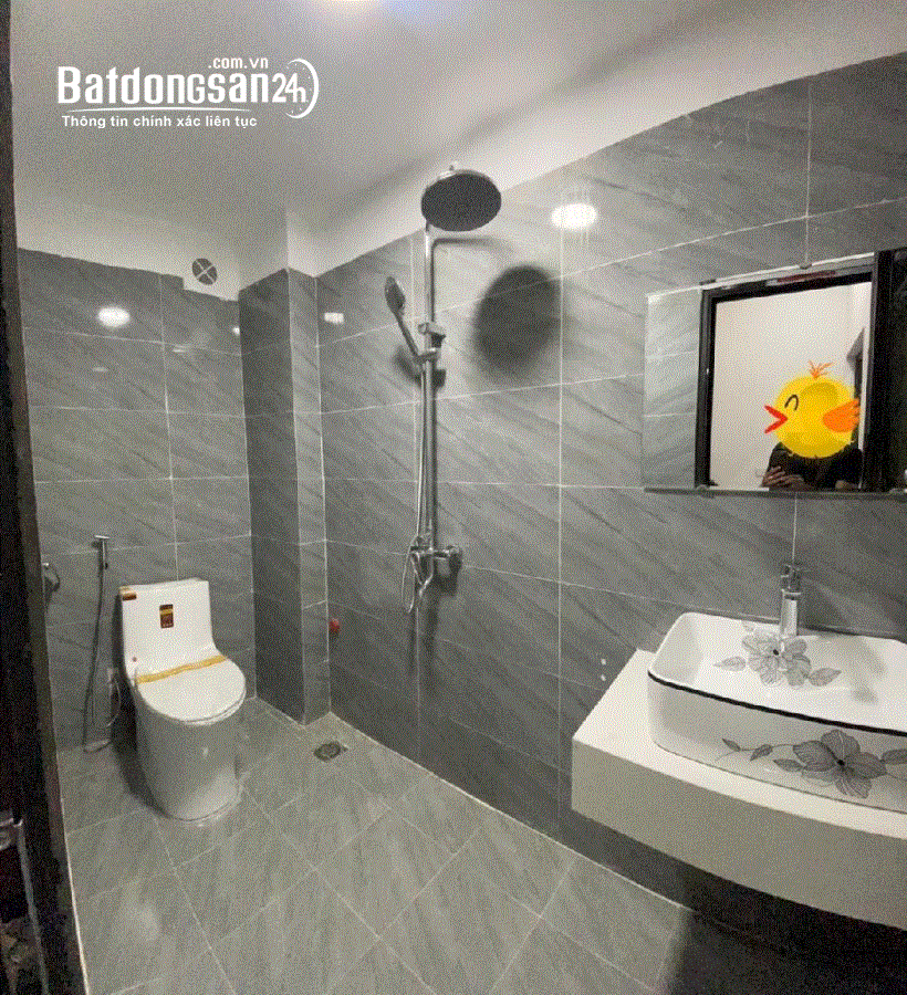 Bán nhà phố Chùa Quỳnh , ngõ nông thoáng , 30m sổ đỏ chính chủ  