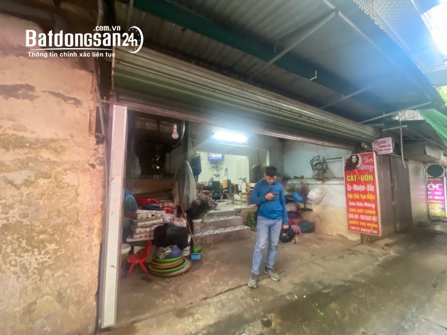 Nhà nhỏ có võ 43m2 nằm trong trung tâm chợ dân sinh nhộn nhịp của Nghĩa Tân !