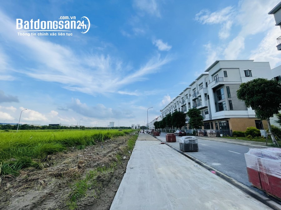 Bán shophouse chân đế chung cư 4,x tỷ