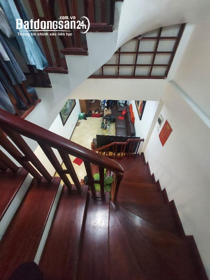 Bán nhà phố Từ Hoa 59m2, 5 tầng đẹp long lanh chỉ 10m ra mặt phố ở sướng cận kề Hồ Tâ