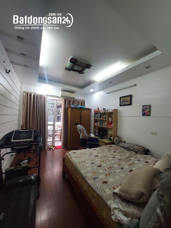 Bán nhà phố Từ Hoa 59m2, 5 tầng đẹp long lanh chỉ 10m ra mặt phố ở sướng cận kề Hồ Tâ