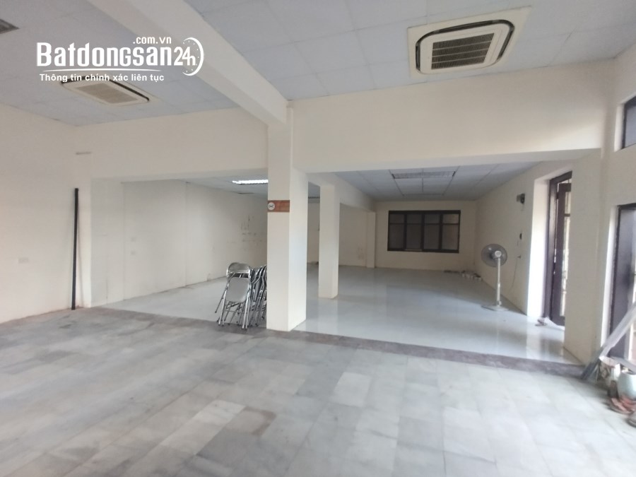 Mặt bằng tầng 1 ở Thái Thịnh. Làm VP, kho hàng, lớp học. 100m2