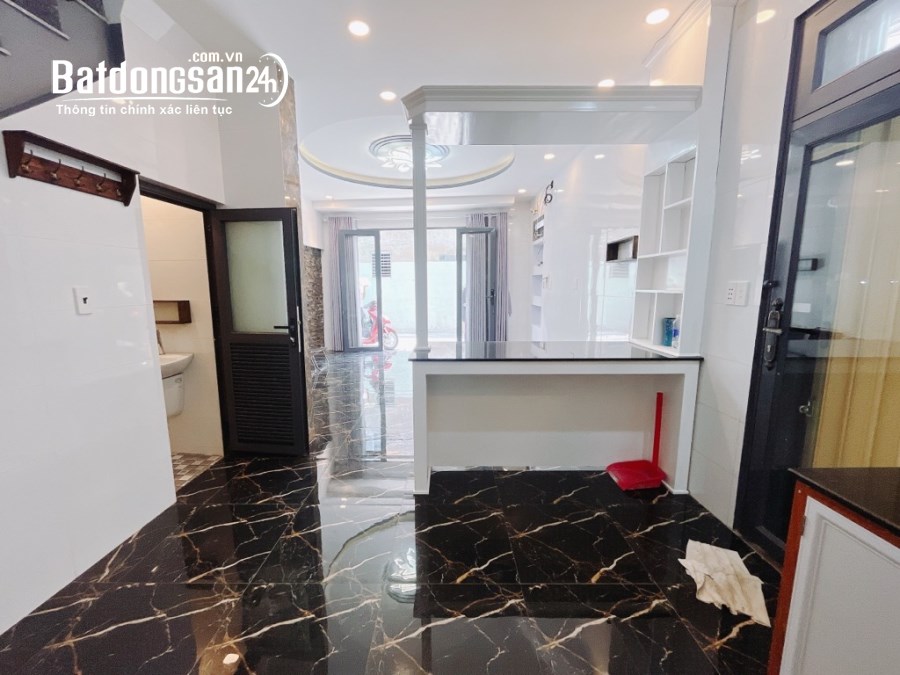 LÔ GỐC SÁT HẺM Ô TÔ - 51 NGUYỀN THỊ XÍU. P.TÂN THUẬN TÂY- QUẬN 7 GIÁ CHỈ 7 TỶ