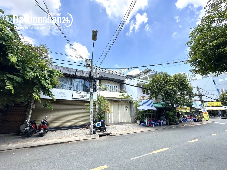 Nhà mặt tiền đường số 79, Tân Quy; trệt + lửng  3 lầu + mái, 5.8x21m 123 m2 đất