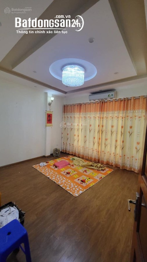 Nhà ngõ 61 phố Phạm Tuấn Tài, DT 50m2 xây 5 tầng, nhà đẹp có gara, đủ nội thất