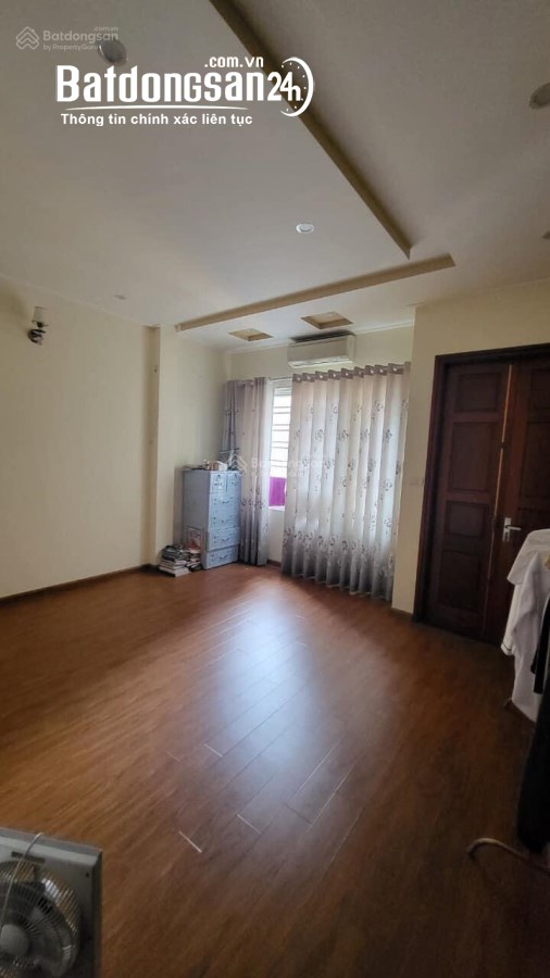 Nhà ngõ 61 phố Phạm Tuấn Tài, DT 50m2 xây 5 tầng, nhà đẹp có gara, đủ nội thất