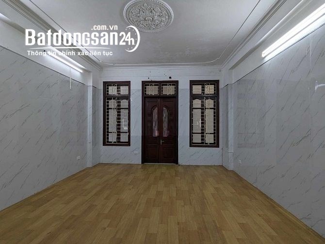 Cho thuê nhà ngõ 36 Phố Nghĩa Đô, Diện tích 35m2 x 5 tầng, mỗi tầng 1 phòng 1 wc