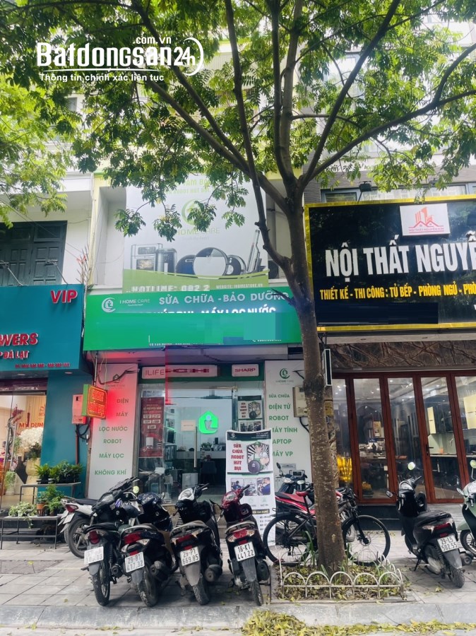 Cho thuê nhà mặt ngõ 10 Nguyễn Văn Huyên. DT 68m2 x 5 tầng đường rộng 10m có hè