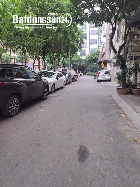 Cho thuê nhà phân lô ngõ 3 phố Phạm Tuấn Tài, Diện tích 60m x 5 tầng có ĐH, NL
