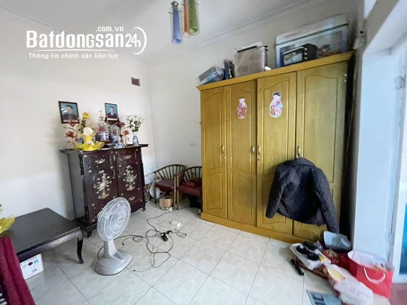 Cần bán 40m2 nhà 2,5 tầng ngõ 26 Kẻ Tạnh. Cách 30m ra mặt đường ô tô tránh