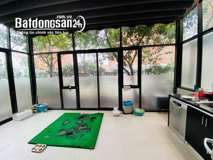 Bán biệt thự STalake Tây Hồ Tây Nguyễn Văn Huyên 270m2 x 4 T x MT 10m x 102 tỷ. Tặng 