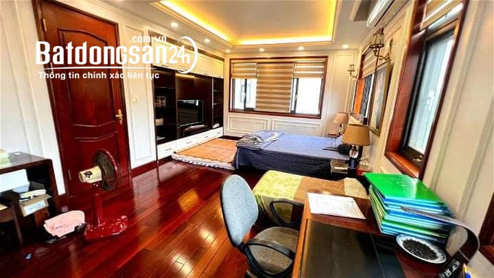 Bán biệt thự STalake Tây Hồ Tây Nguyễn Văn Huyên 270m2 x 4 T x MT 10m x 102 tỷ. Tặng 