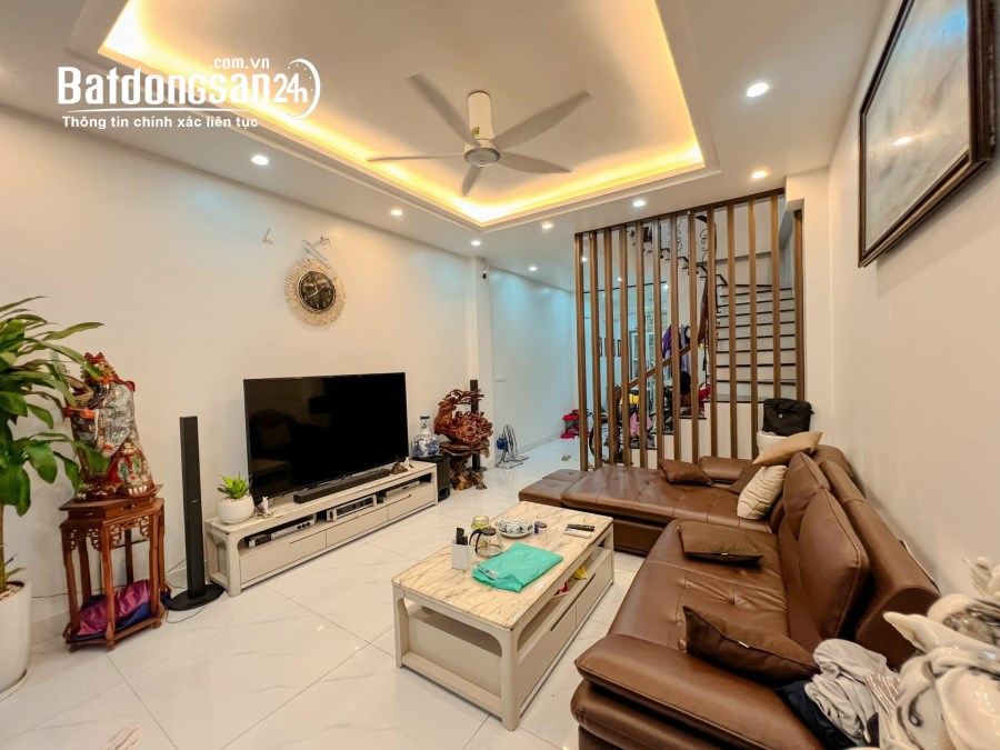 PHỐ KIM HOA_38M2 X 4T 1 TUM_10M RA PHỐ_PHÂN LÔ_Ở NGAY_NỞ HẬU_CHỈ 6.1TỶ.