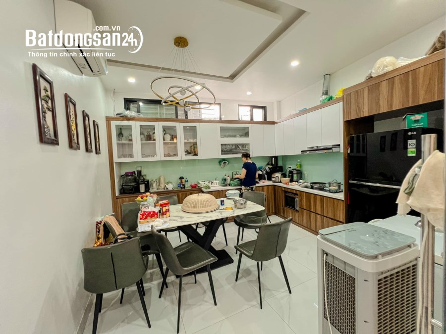 PHỐ KIM HOA_38M2 X 4T 1 TUM_10M RA PHỐ_PHÂN LÔ_Ở NGAY_NỞ HẬU_CHỈ 6.1TỶ.