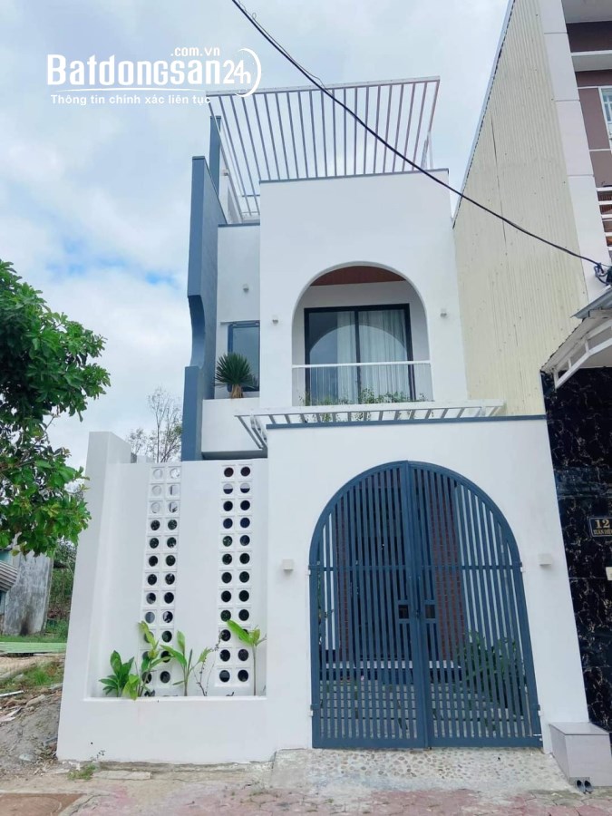 Bán gấp nhà gần chợ Bình Chánh 5x18 1 trệt 1 lầu SHR 850tr