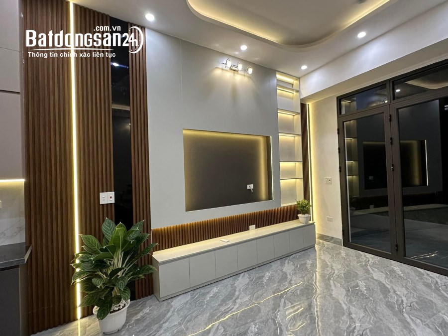 Bán nhà 3 tầng 3 ngủ, ngõ 218 Vũ Hựu, ph Thanh Bình, TP HD, 42m2, 3 vs, sân phơi, 2.3