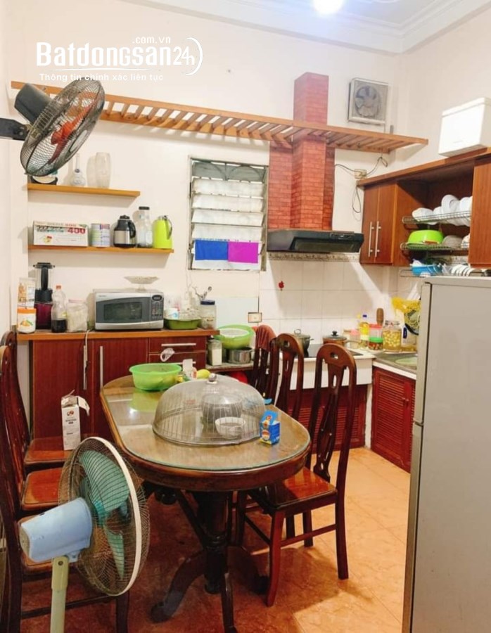 Bán nhà Chùa Hà Cầu Giấy 37m x 4T giá 9.8 tỷ, dân xây, ô tô, 2 mặt ngõ, 3 thoáng