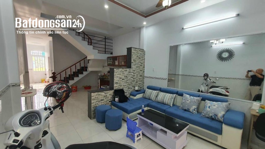 Bán nhà 3 tầng Lê Văn Việt, Tăng Nhơn Phú A, Quận 9, Thủ Đức. Giá 4.5 tỉ.