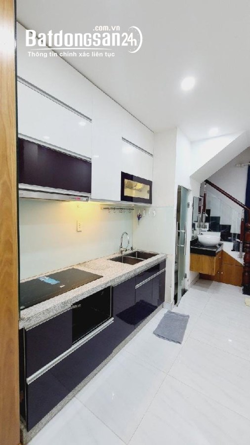 Bán nhà Đường Cách Mạng Tháng Tám, Phường 13, Quận 10