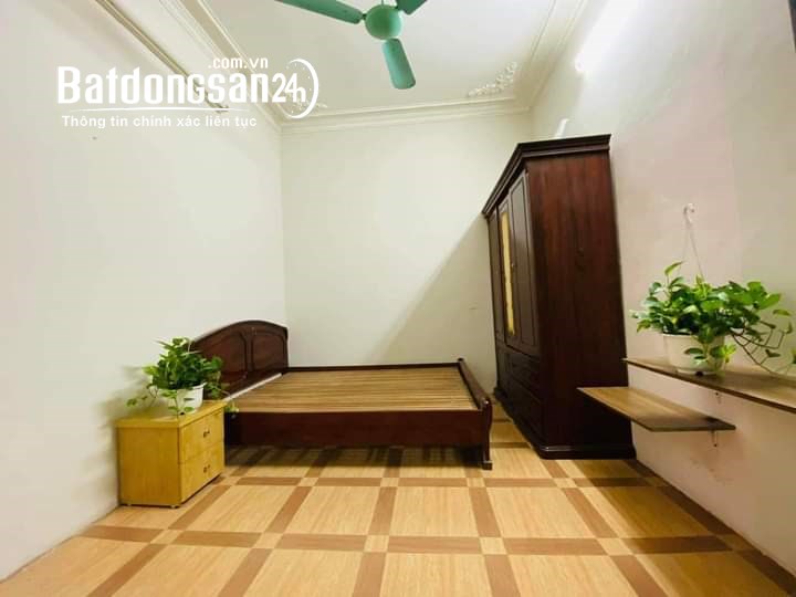 Cho thuê nhà khu phân lô, ô tô Hoàng Ngọc Phách Đống đa 50m X 5T  - 6 ngủ - 18 triệu