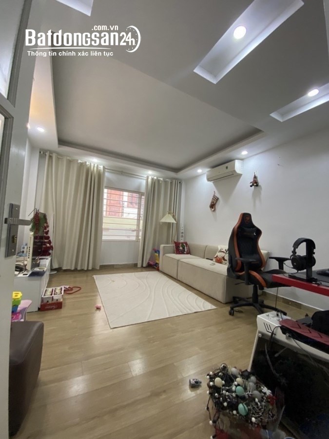 BÁN NHÀ ĐÊ LA THÀNH NHỎ, 5 TẦNG - DT 30M2 - GIÁ 5. TỶ