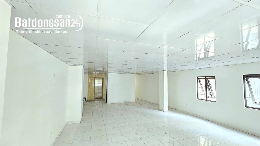 Nhà mặt phố Lạc Long Quân tổng lô góc mặt tiền 6m