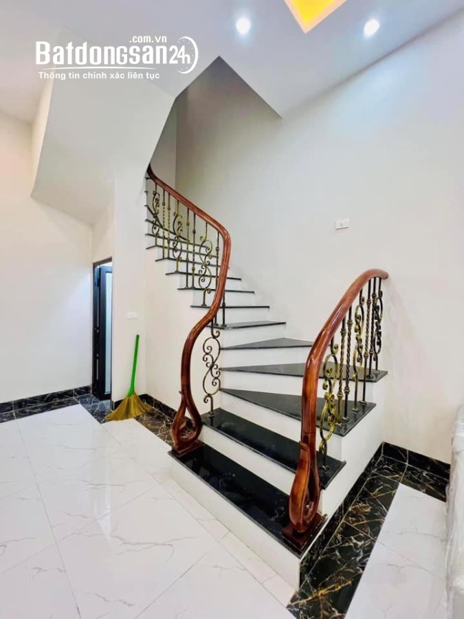 MINH KHAI_28M2 X 5 TẦNG MỚI TINH_TRƯỚC NHÀ RỘNG 5M_ĐÚNG 30M RA MẶT PHỐ_CHỈ 4.65 TỶ
